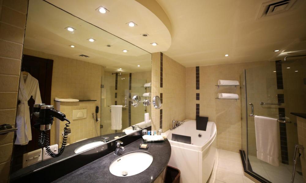 Park Lane Hotel Lahor Kültér fotó