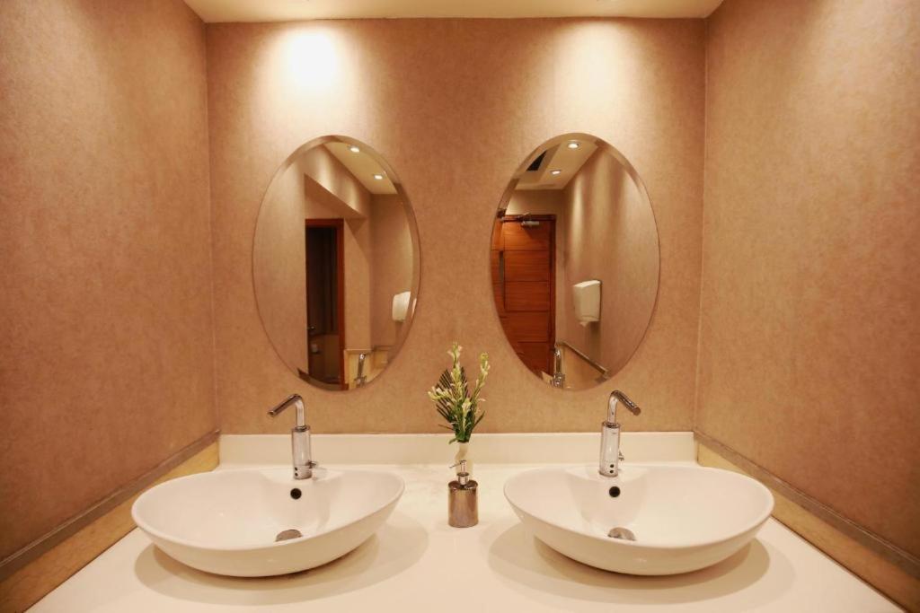 Park Lane Hotel Lahor Kültér fotó