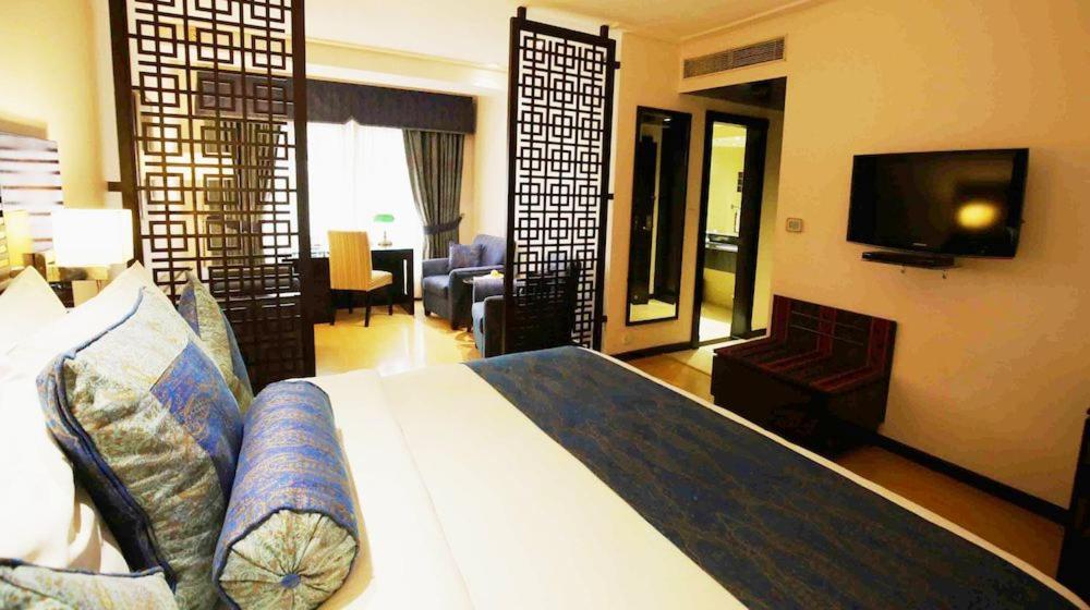 Park Lane Hotel Lahor Kültér fotó